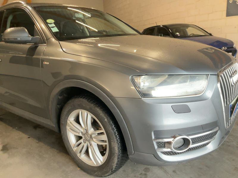 Audi Q3 2.0 TDI quattro Attraction 2011 – снимка 12
