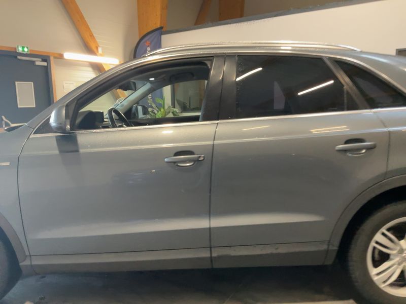 Audi Q3 2.0 TDI quattro Attraction 2011 – снимка 4