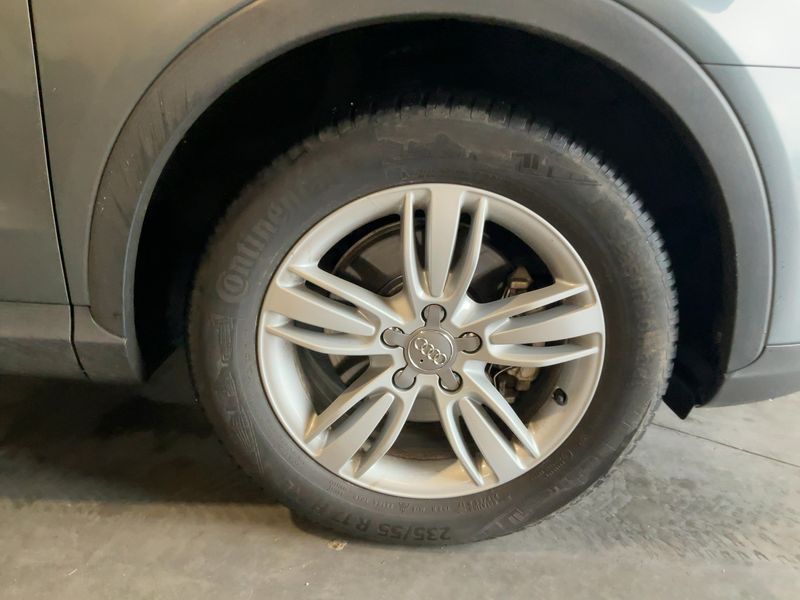 Audi Q3 2.0 TDI quattro Attraction 2011 – снимка 11
