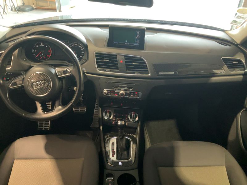 Audi Q3 2.0 TDI quattro Attraction 2011 – снимка 17