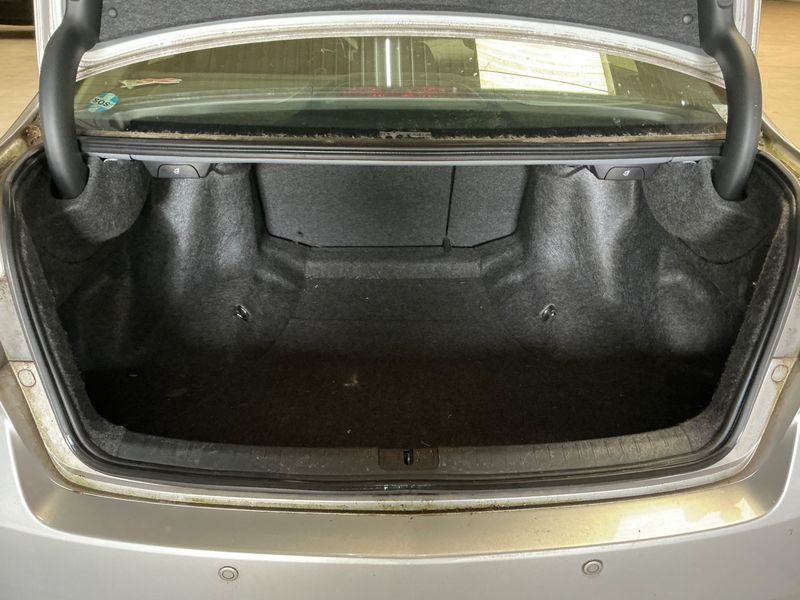 Honda Accord 2.0 Executive 2012 – снимка 38