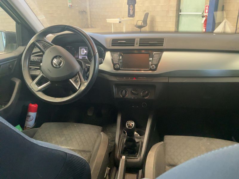 Skoda Fabia 1.0 MPI Ambition 2016 – снимка 17