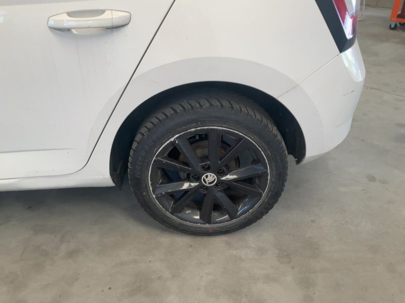 Skoda Fabia 1.0 MPI Ambition 2016 – снимка 5