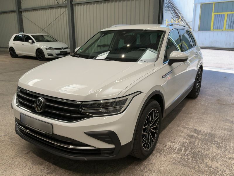 Volkswagen Tiguan 1.5 TSI ACT Life 2024 – снимка 1