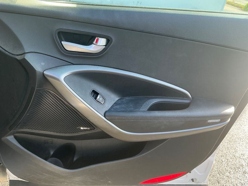 Hyundai Santa Fe 2.2 CRDi Executive 4WD 2016 – снимка 25