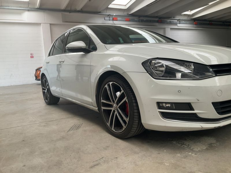 Volkswagen Golf VII 1.6 TDI Highline BlueMotion Tech 2013 – снимка 12