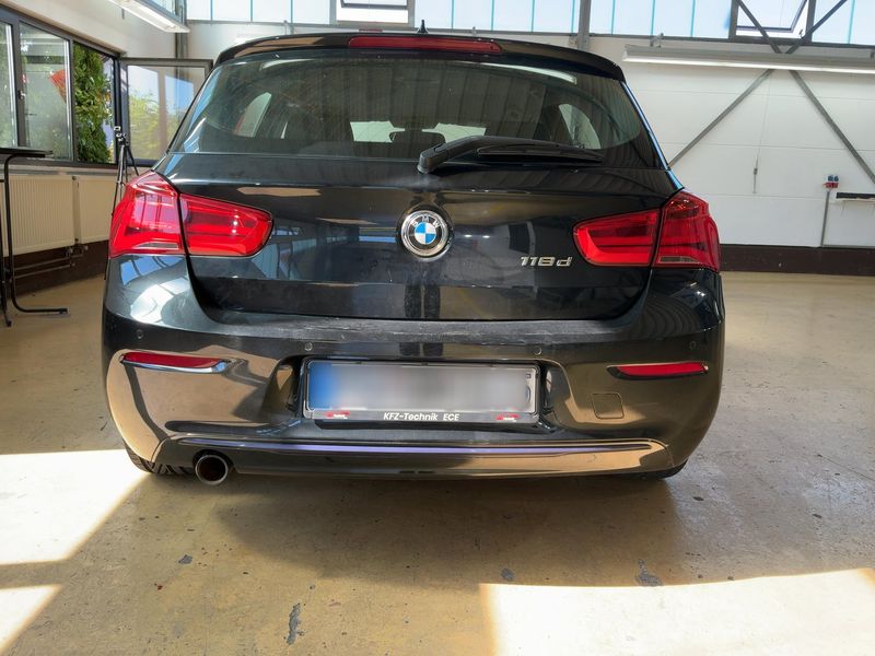 BMW 1er 118d Sport Line 2016 – снимка 7