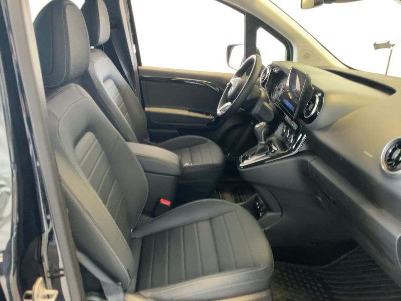 Mercedes-Benz T-Klasse T 180 d Style 2025 – снимка 17