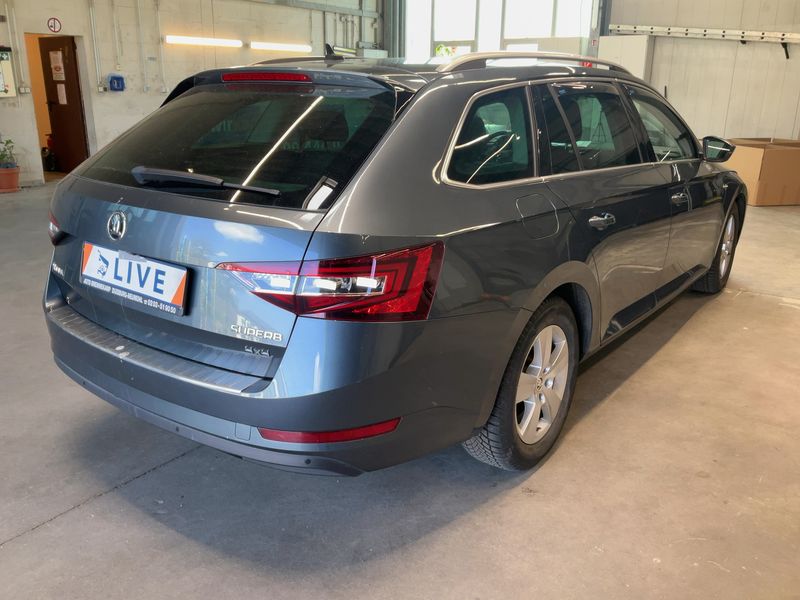 Skoda Superb 2.0 TDI Laurin & Klement 4x4 2019 – снимка 8