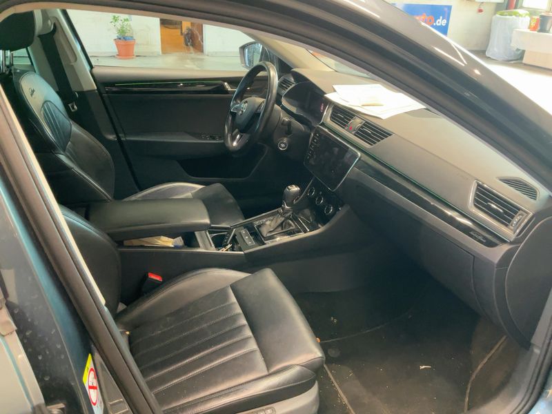 Skoda Superb 2.0 TDI Laurin & Klement 4x4 2019 – снимка 17