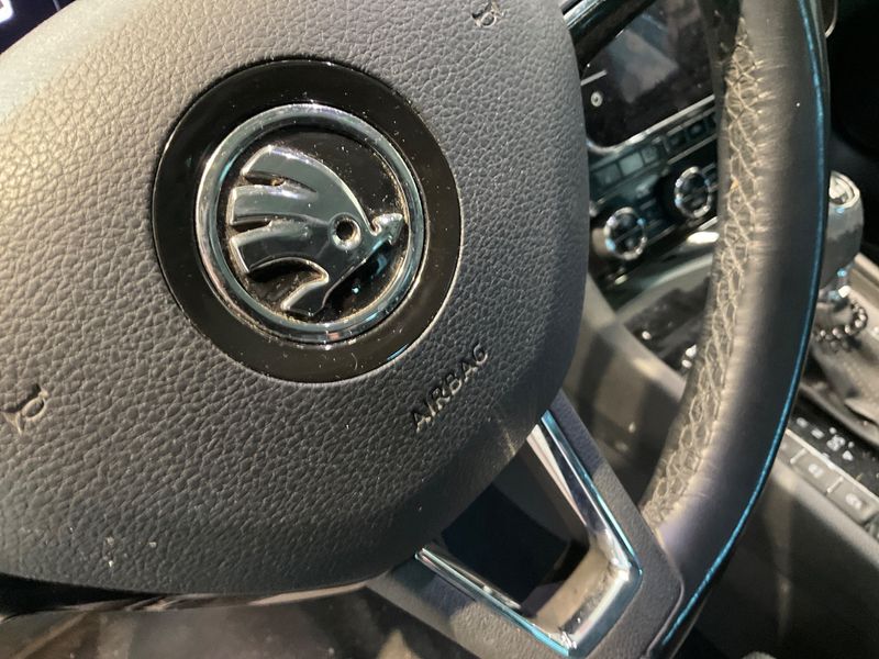 Skoda Superb 2.0 TDI Laurin & Klement 4x4 2019 – снимка 15