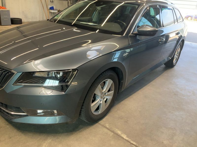 Skoda Superb 2.0 TDI Laurin & Klement 4x4 2019 – снимка 2
