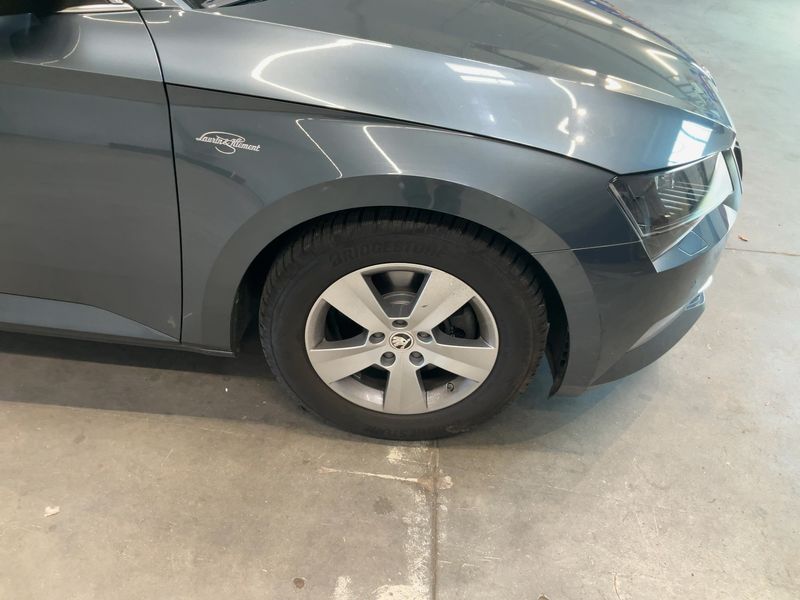 Skoda Superb 2.0 TDI Laurin & Klement 4x4 2019 – снимка 11