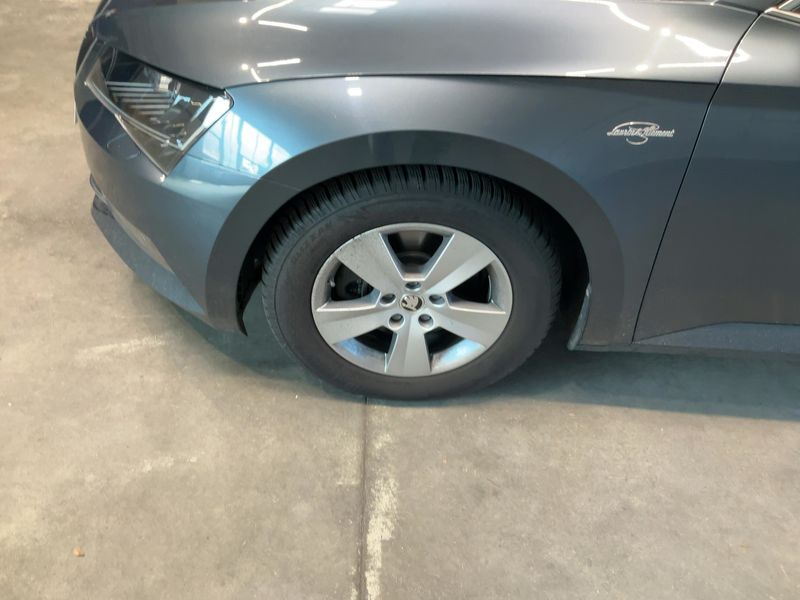 Skoda Superb 2.0 TDI Laurin & Klement 4x4 2019 – снимка 3