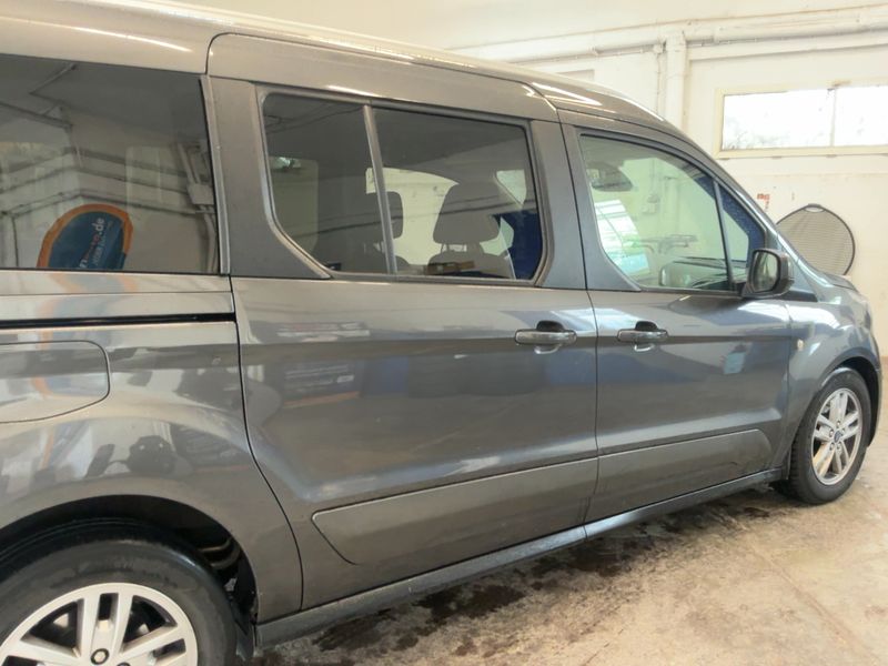 Ford Grand Tourneo Connect 1.5 TDCi EcoBlue Titanium 2020 – снимка 10