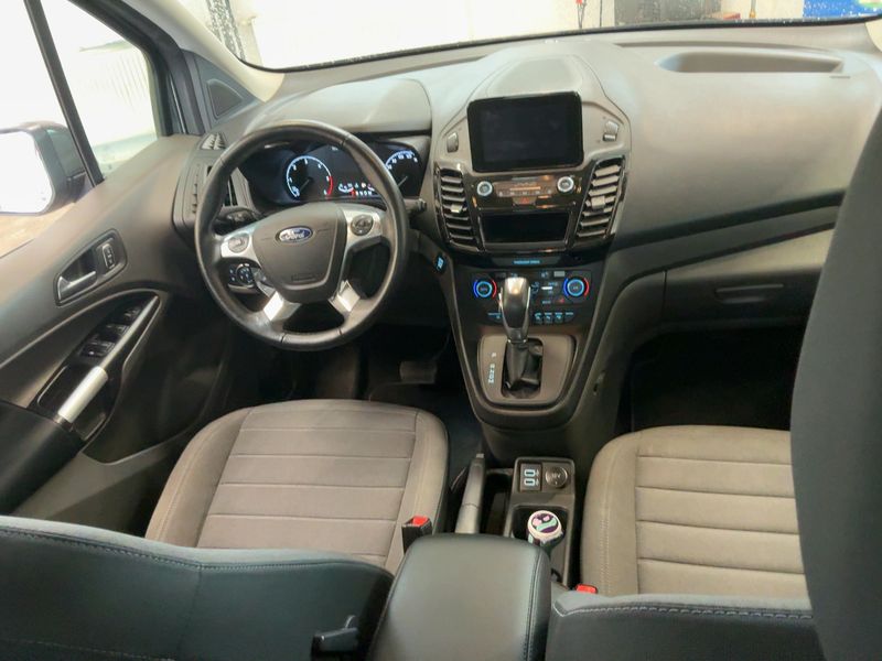 Ford Grand Tourneo Connect 1.5 TDCi EcoBlue Titanium 2020 – снимка 18