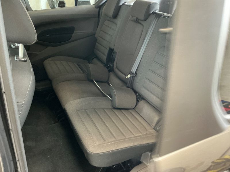 Ford Grand Tourneo Connect 1.5 TDCi EcoBlue Titanium 2020 – снимка 29