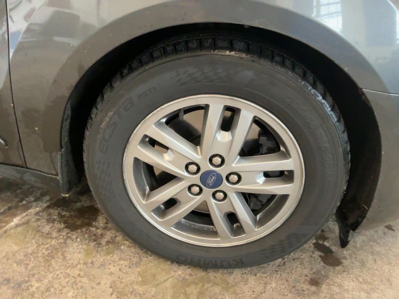Ford Grand Tourneo Connect 1.5 TDCi EcoBlue Titanium 2020 – снимка 11