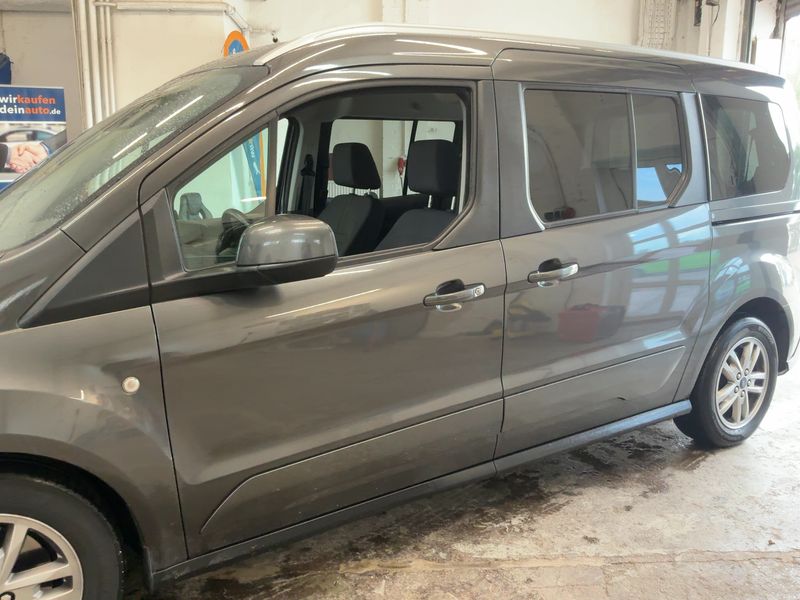 Ford Grand Tourneo Connect 1.5 TDCi EcoBlue Titanium 2020 – снимка 4