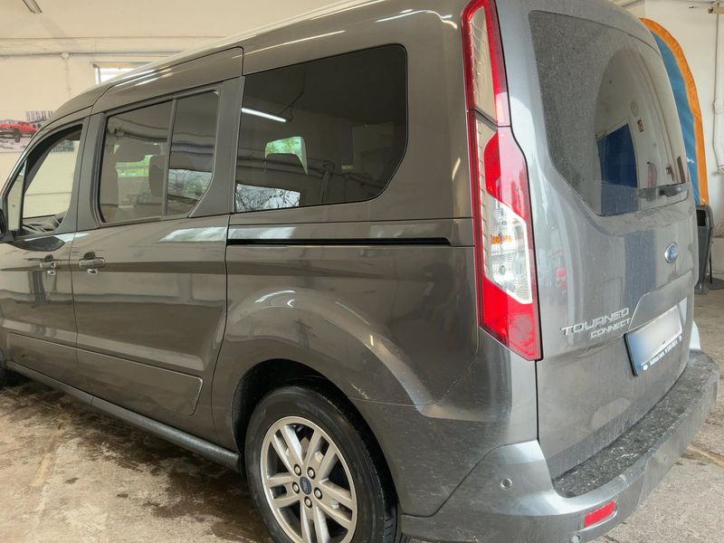 Ford Grand Tourneo Connect 1.5 TDCi EcoBlue Titanium 2020 – снимка 6