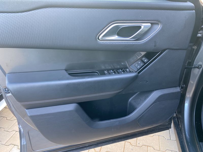Land Rover Range Rover Velar 2.0 Diesel S 2018 – снимка 19