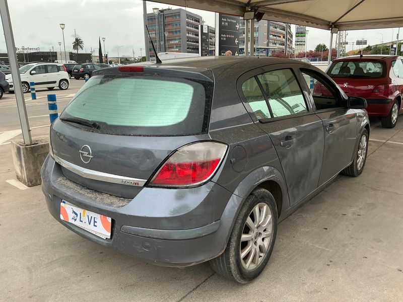Opel Astra 1.7 CDTI Enjoy 2004 – снимка 2