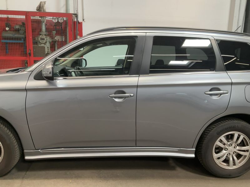 Mitsubishi Outlander 2.2 DI-D Invite ClearTec 2WD 2013 – снимка 4