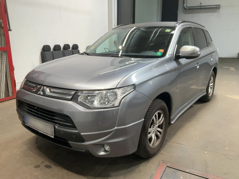 Mitsubishi Outlander 2.2 DI-D Invite ClearTec 2WD 2013 – снимка 1