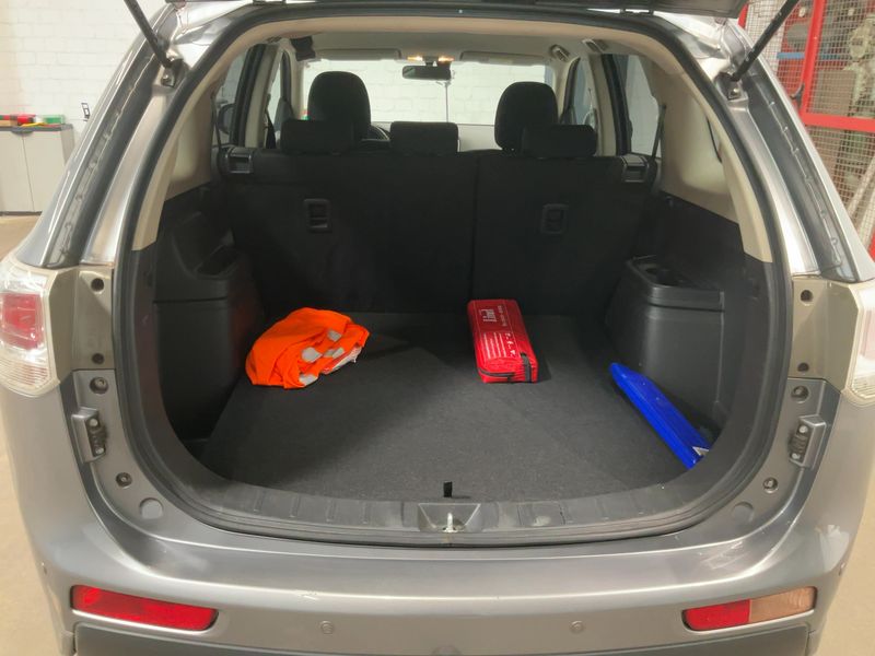 Mitsubishi Outlander 2.2 DI-D Invite ClearTec 2WD 2013 – снимка 15