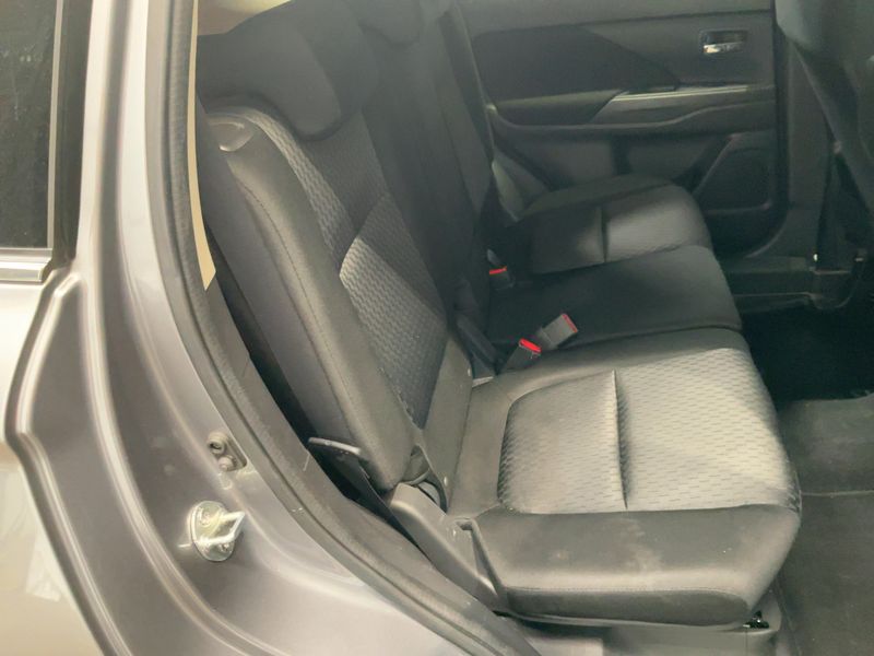 Mitsubishi Outlander 2.2 DI-D Invite ClearTec 2WD 2013 – снимка 19