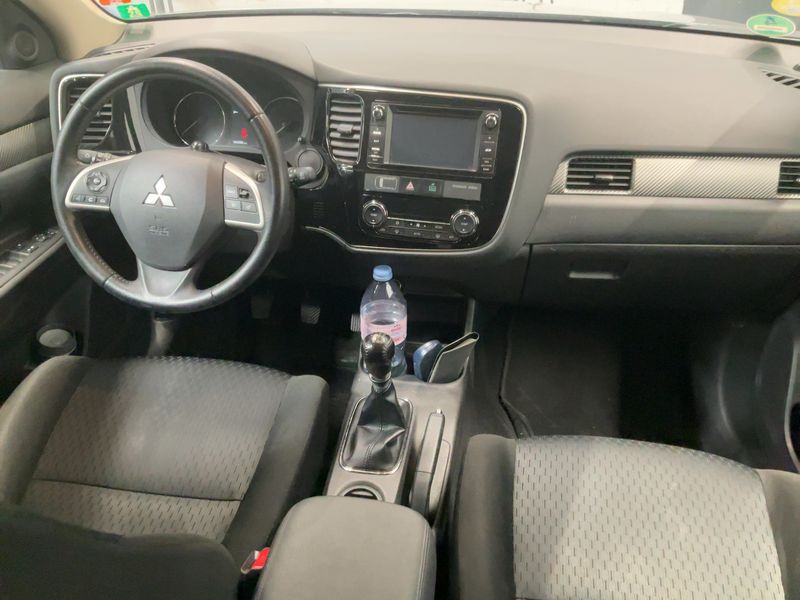 Mitsubishi Outlander 2.2 DI-D Invite ClearTec 2WD 2013 – снимка 17