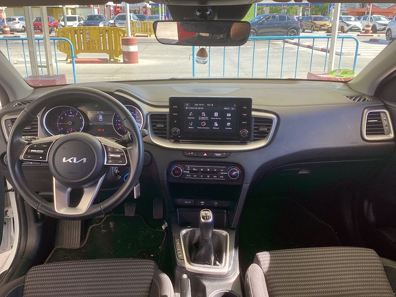 Kia cee'd 1.0 TGDI Drive 2023 – снимка 17