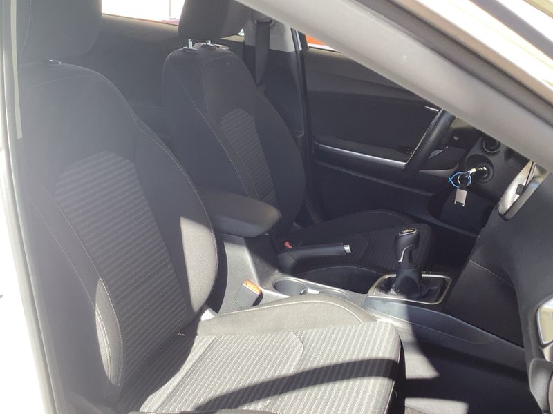Kia cee'd 1.0 TGDI Drive 2023 – снимка 16