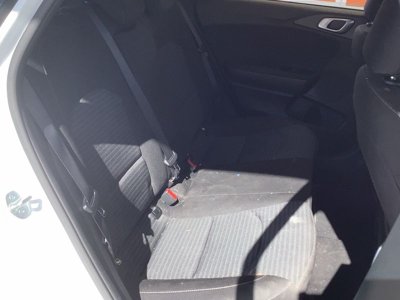 Kia cee'd 1.0 TGDI Drive 2023 – снимка 19