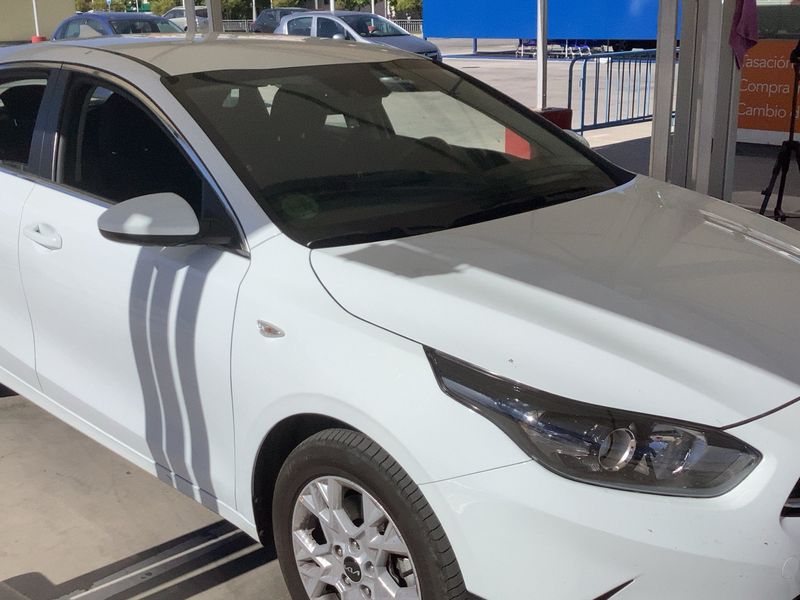 Kia cee'd 1.0 TGDI Drive 2023 – снимка 12