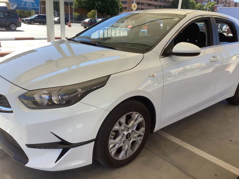 Kia cee'd 1.0 TGDI Drive 2023 – снимка 2