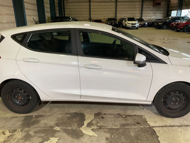 Ford Fiesta 1.1 Cool&Connect 2018 – снимка 10