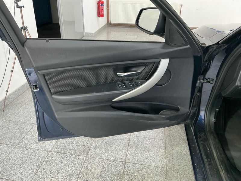 BMW 3er 330d xDrive 2013 – снимка 35