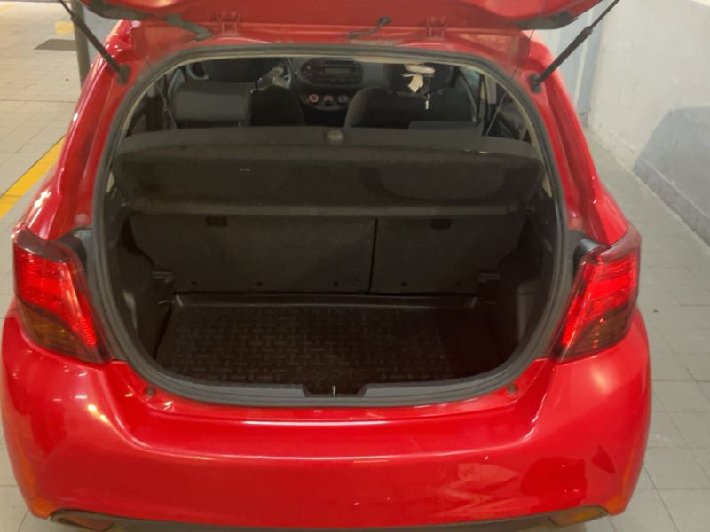 Toyota Yaris 1.0 VVT-i Cool 2015 – снимка 15