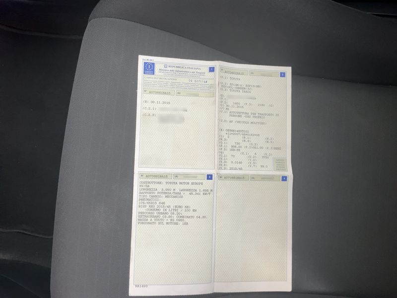 Toyota Yaris 1.0 VVT-i Cool 2015 – снимка 20