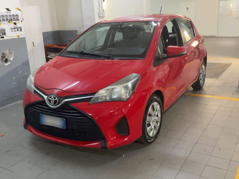 Toyota Yaris 1.0 VVT-i Cool 2015 – снимка 1