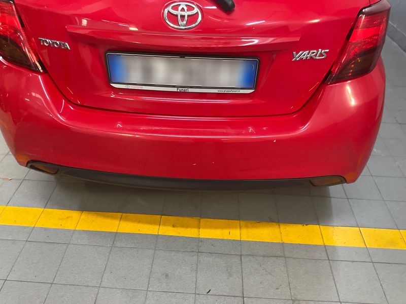 Toyota Yaris 1.0 VVT-i Cool 2015 – снимка 38