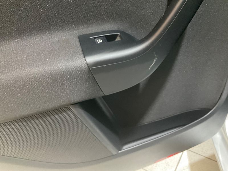 Volkswagen Golf VI Plus 1.6 TDI Comfortline 2010 – снимка 27