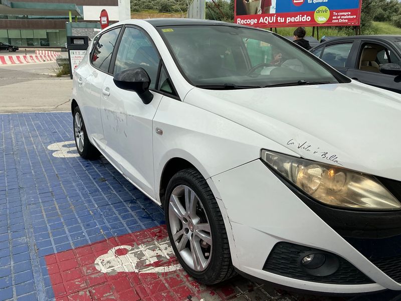 Seat Ibiza 1.6 TDI Stylance / Style 2012 – снимка 12