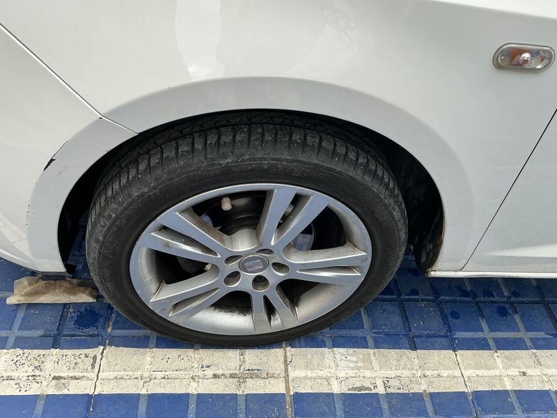 Seat Ibiza 1.6 TDI Stylance / Style 2012 – снимка 3