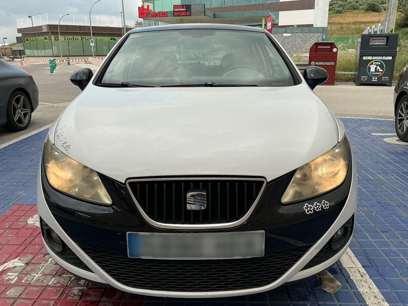 Seat Ibiza 1.6 TDI Stylance / Style 2012 – снимка 14
