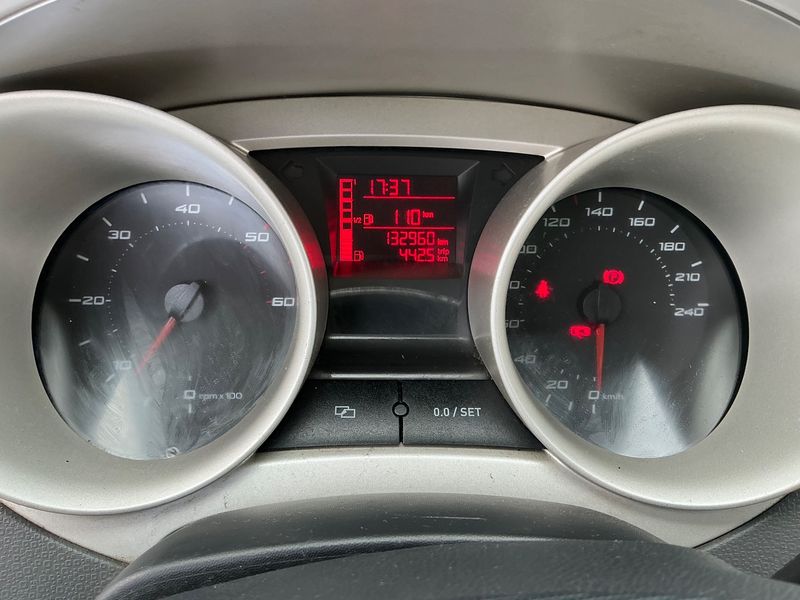 Seat Ibiza 1.6 TDI Stylance / Style 2012 – снимка 18