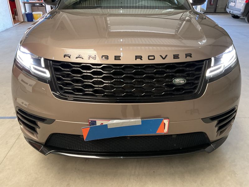 Land Rover Range Rover Velar 2.0 Diesel S R-Dynamic 2018 – снимка 14