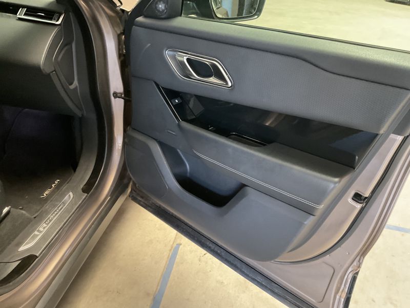 Land Rover Range Rover Velar 2.0 Diesel S R-Dynamic 2018 – снимка 28
