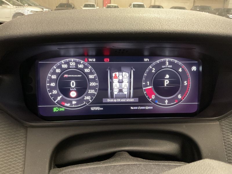 Land Rover Range Rover Velar 2.0 Diesel S R-Dynamic 2018 – снимка 18